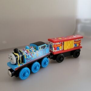 Thomas Wooden Railway - 2003 Happy Birthday Thomas And Box Car
